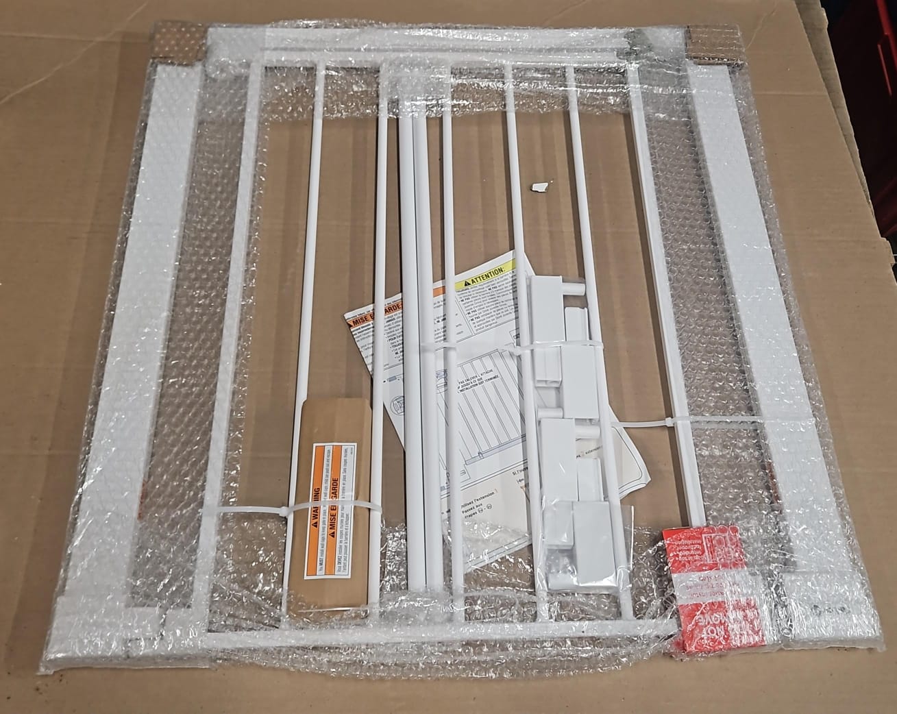 Safety 1st auto close pressure installed gate in white with magnetic latch