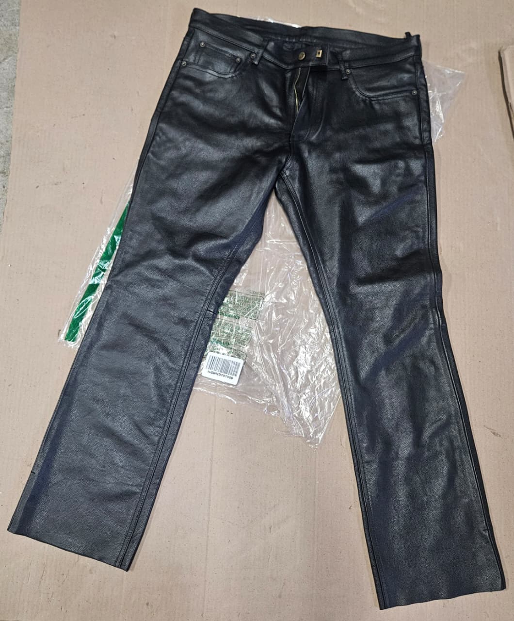 Milwaukee Leather leather motorcycle pants in classic fit and black colour for men