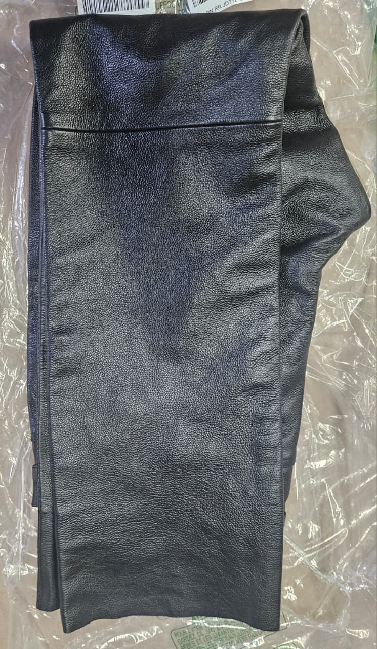 Milwaukee Leather leather motorcycle pants in classic fit and black colour for men