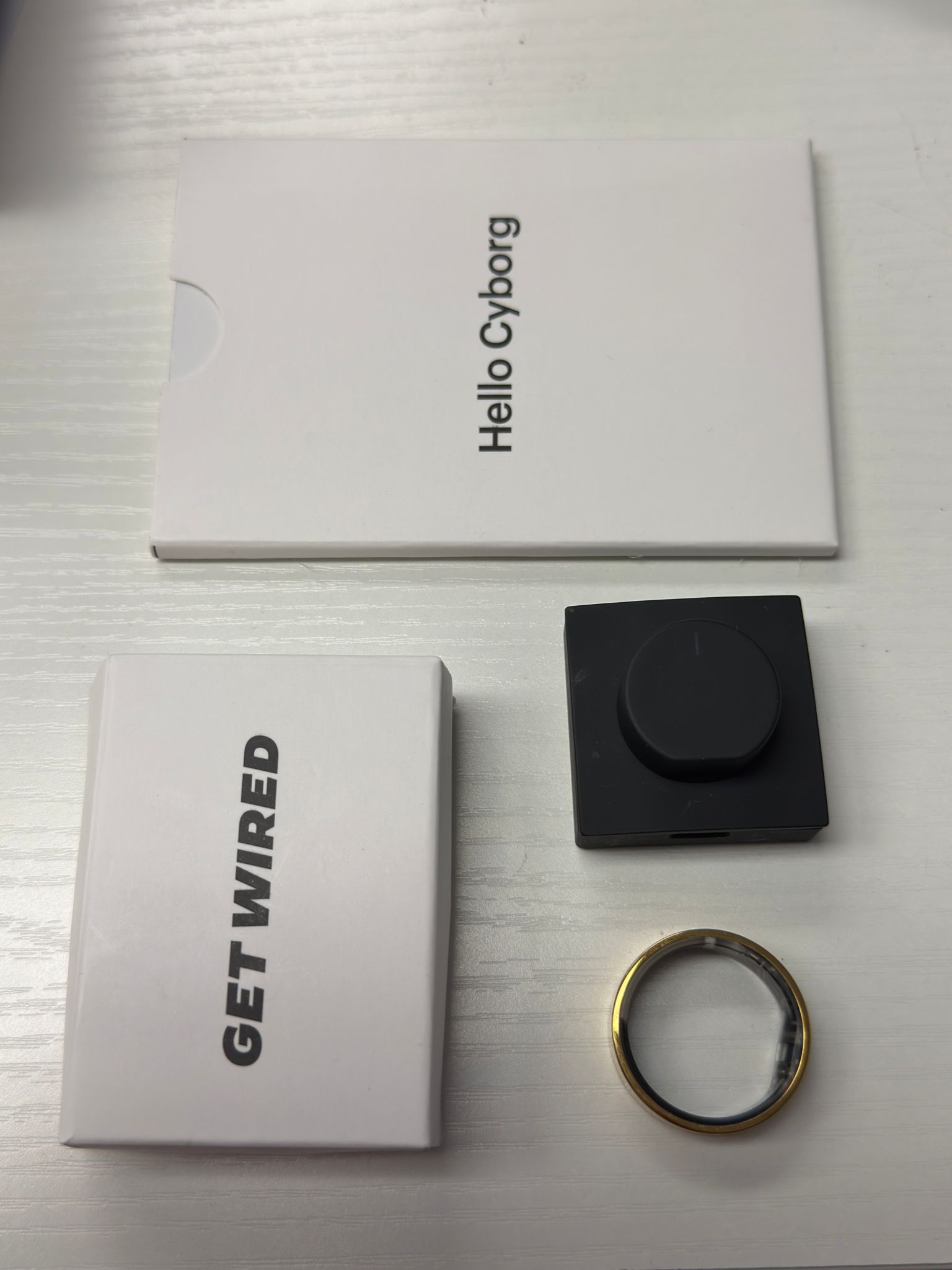 smart ring in bionic gold colour with sleek design