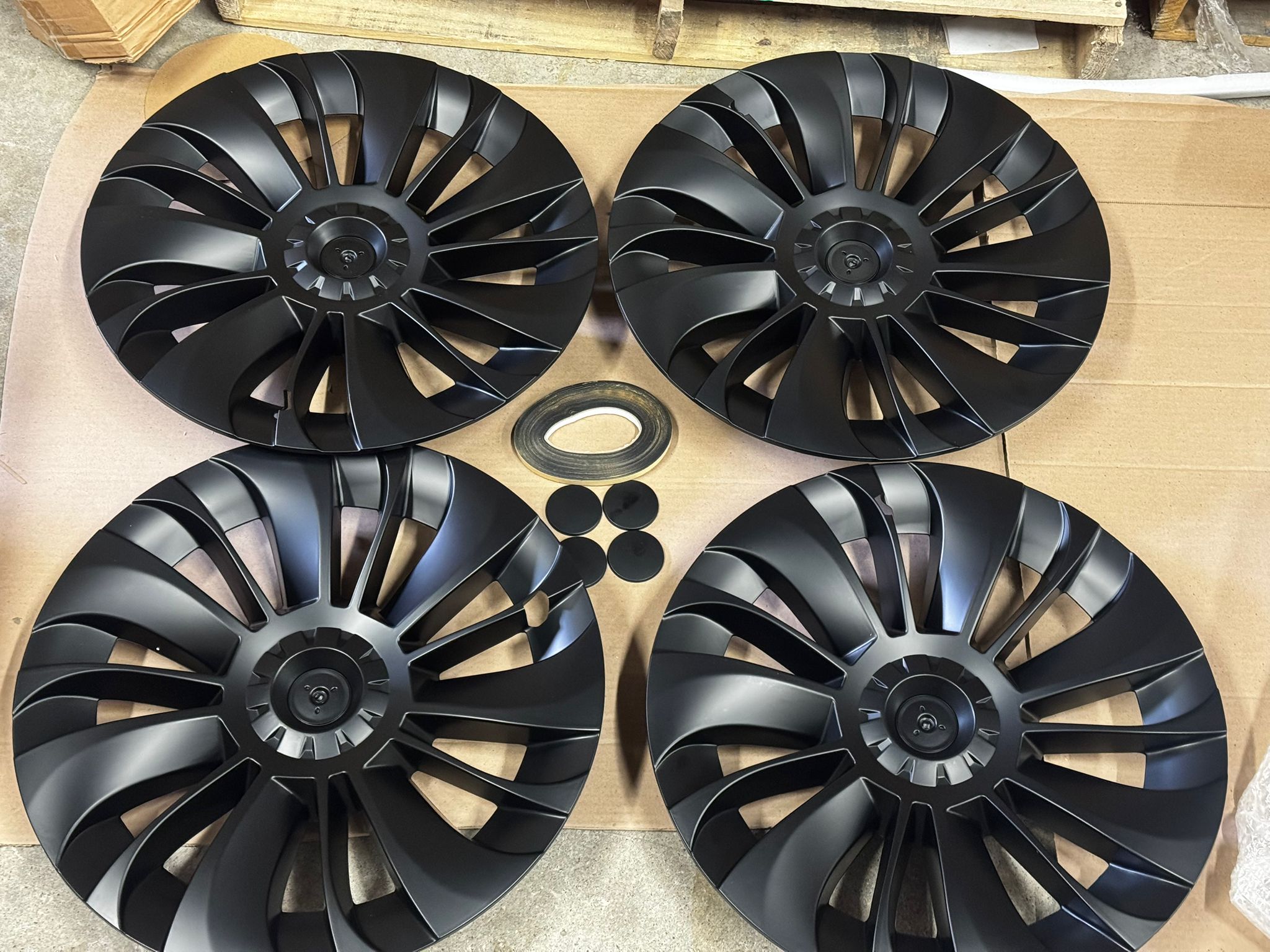 Keenso Store 18 inch wheel hubcap in matte black sporty design