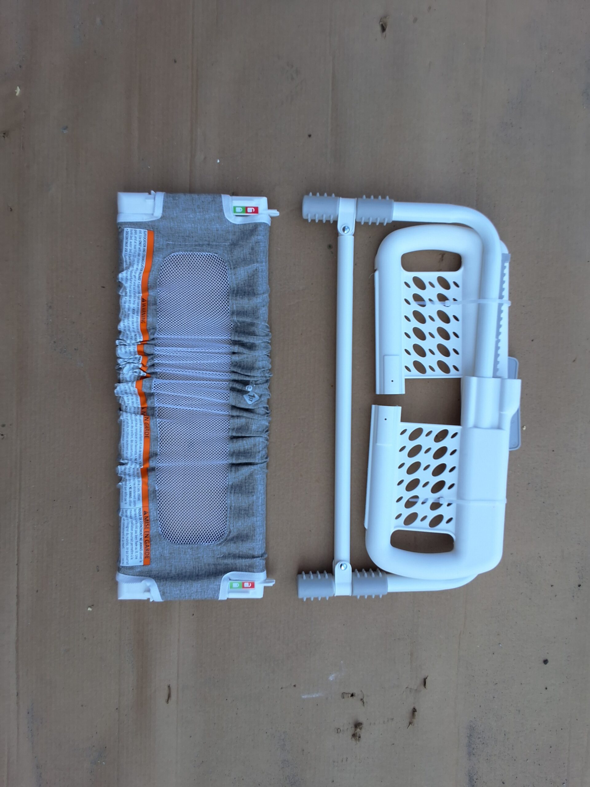 Safety 1St top of mattress bedrail in grey and white fabric