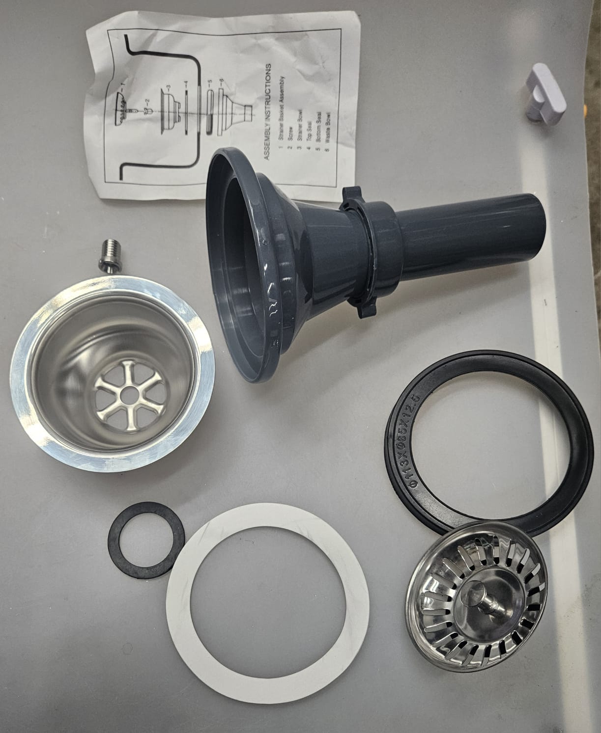 Qruilantu kitchen sink drain assembly in stainless steel finish