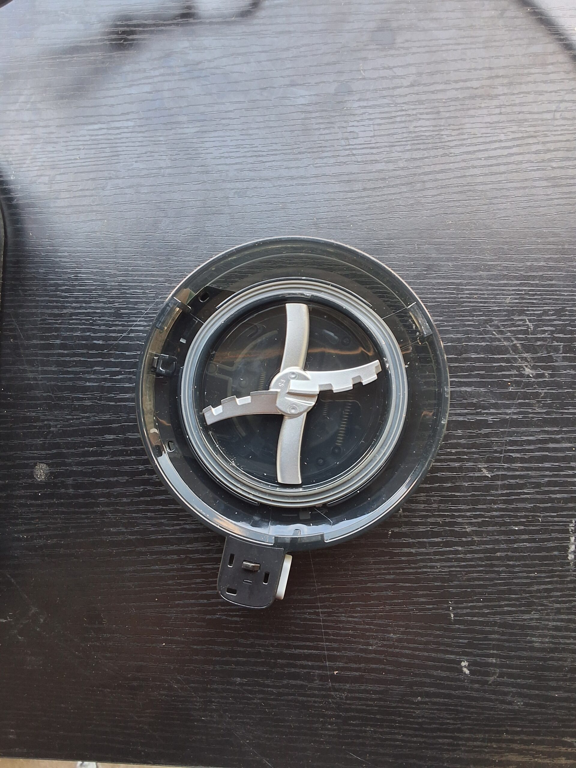 Ninja ice cream maker with 7 one-touch programs in sleek black finish