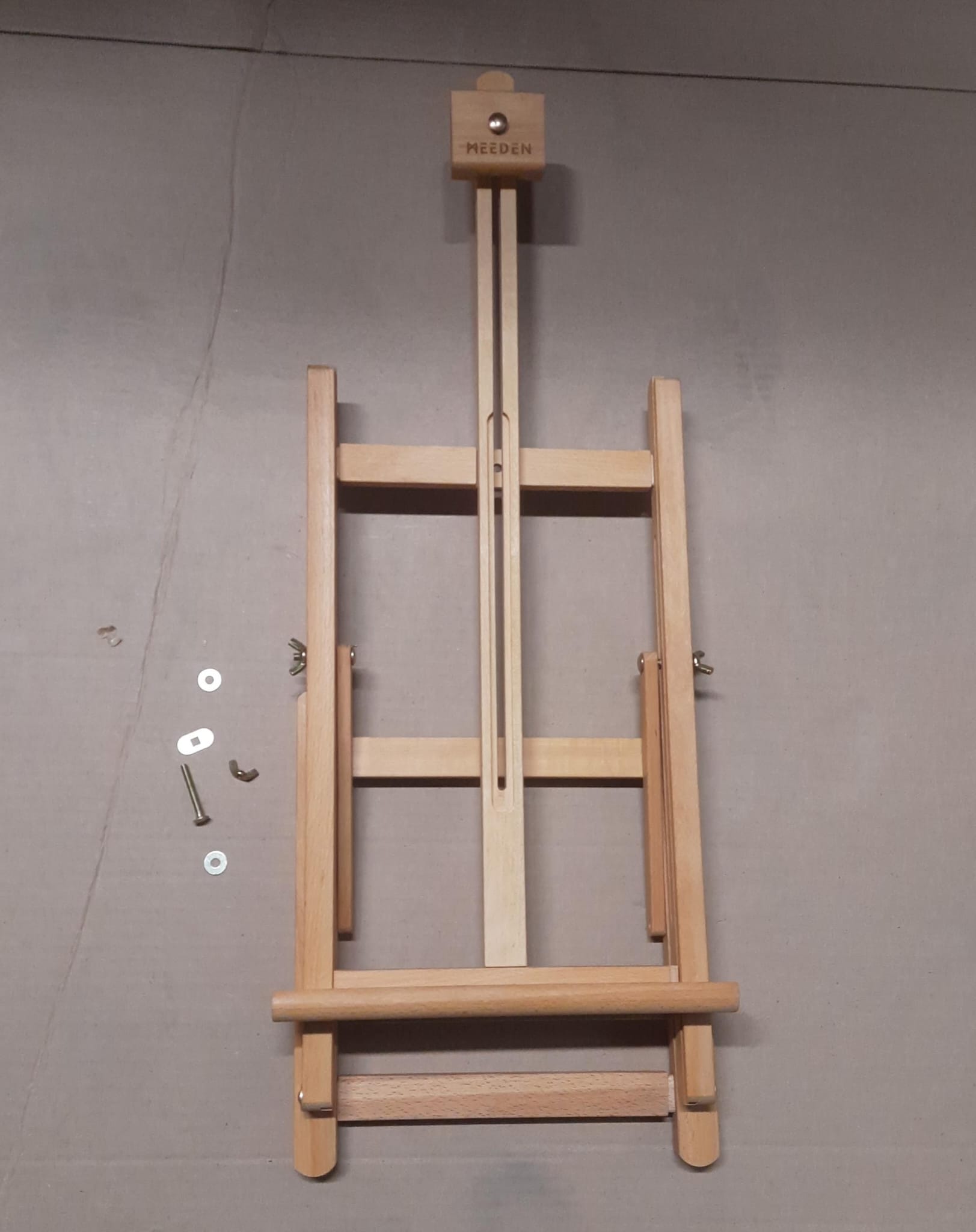 MEEDEN tabletop easel in wooden finish portable studio art stand