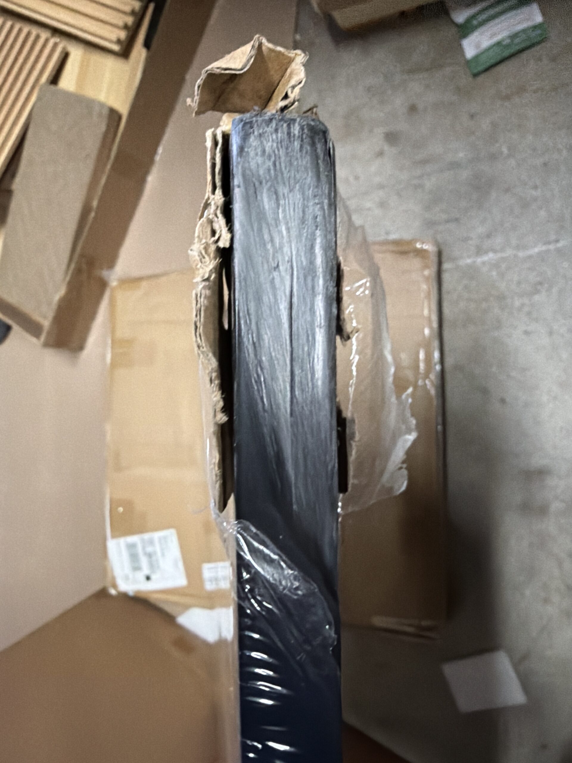 DOAI ART poster frame 22.375x34 in black with HD plexiglass