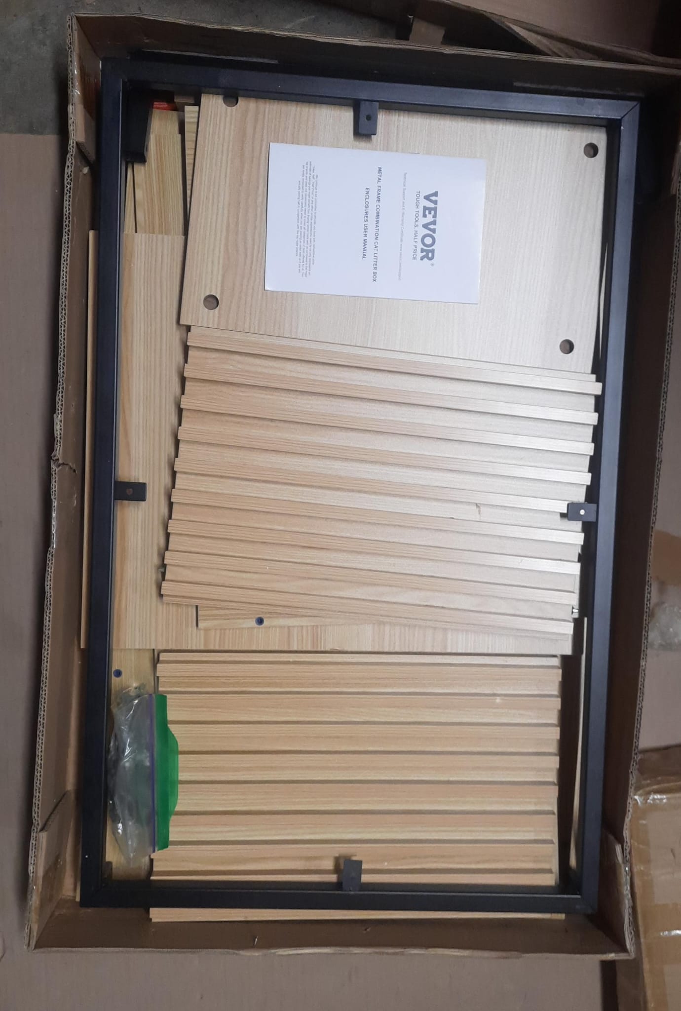 VEVOR cat litter box enclosure with wooden cabinet and metal legs in natural finish