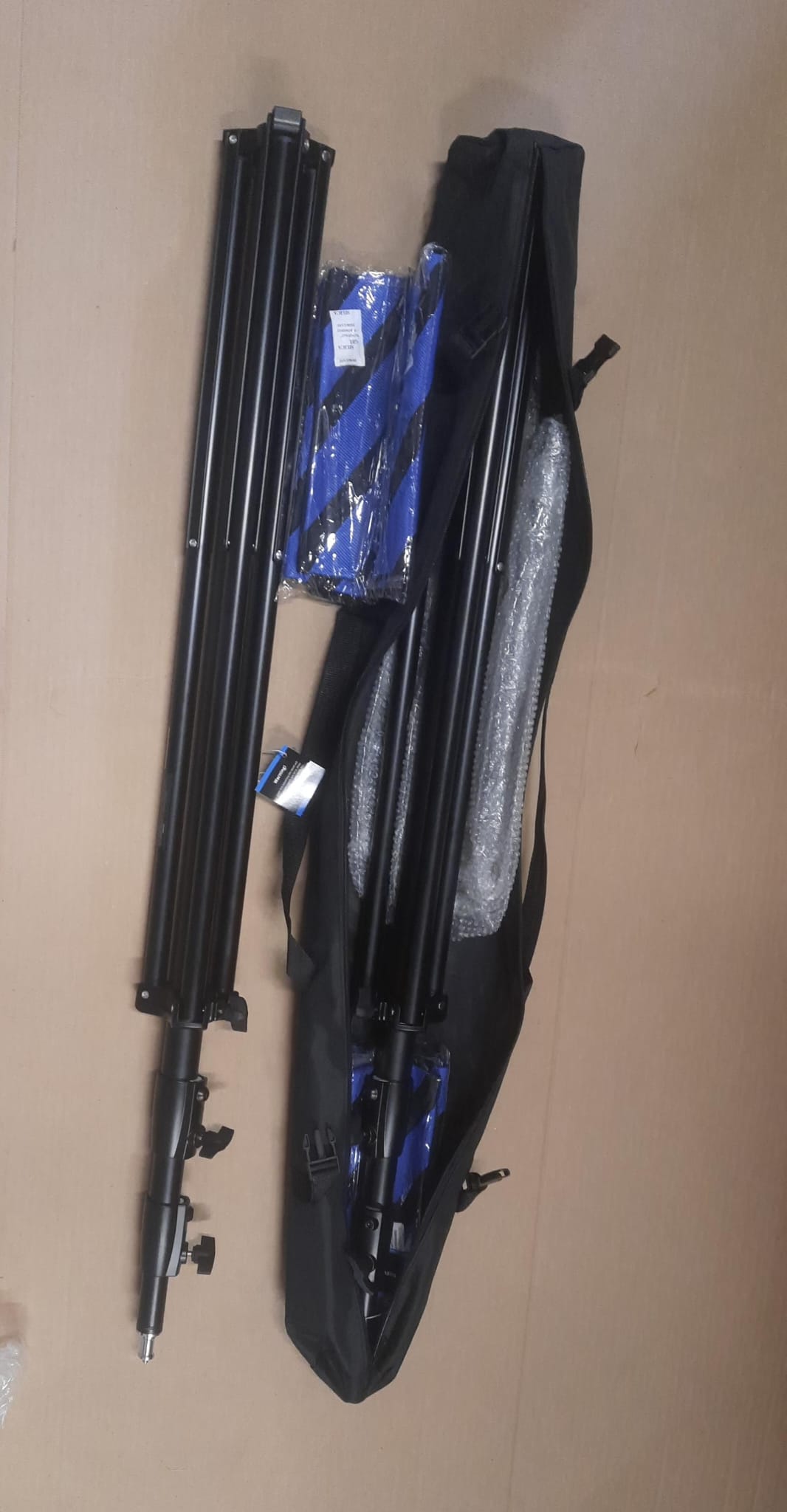 Neewer light stands in black finish with heavy duty locking collars