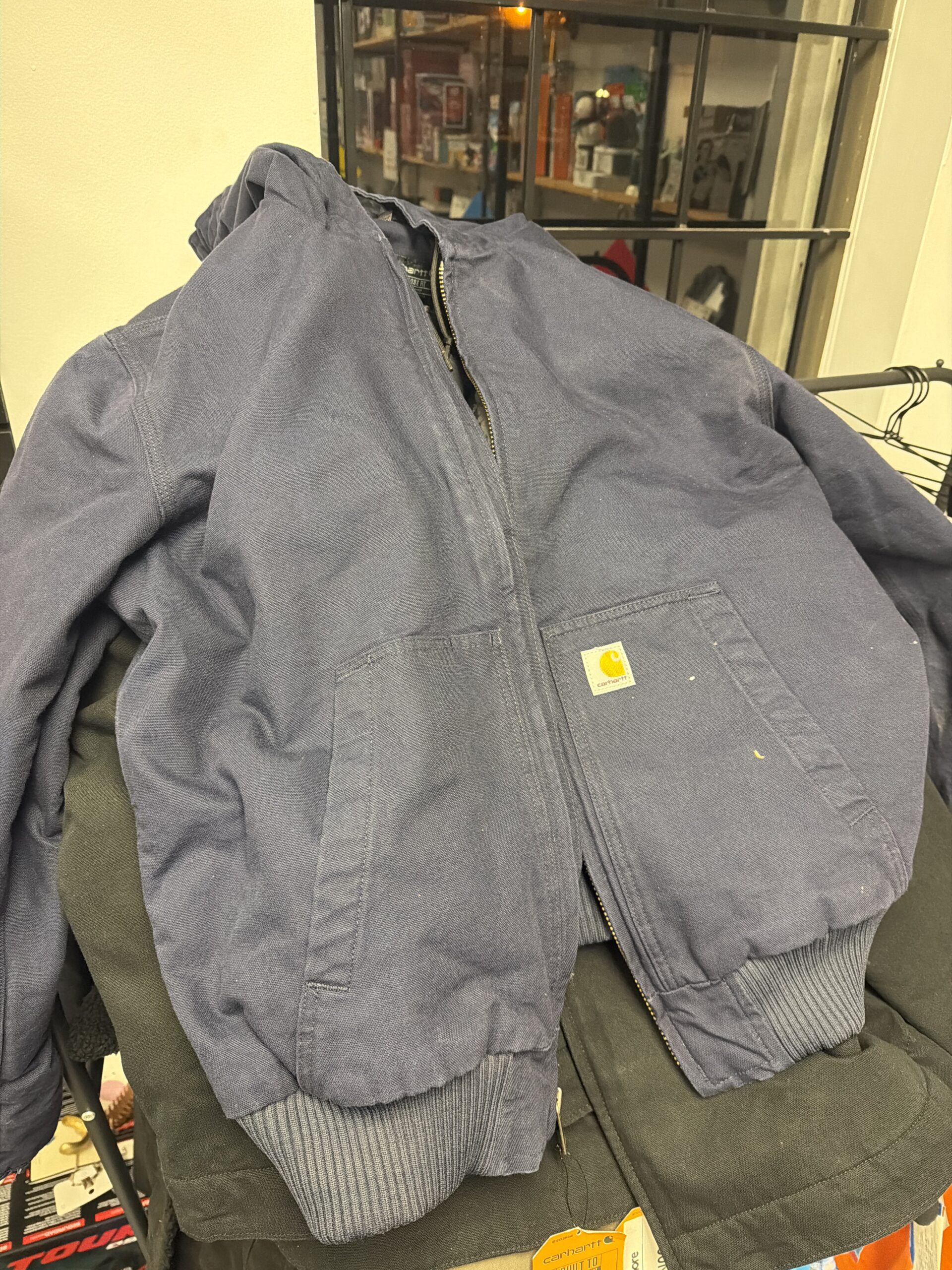 Carhartt washed duck insulated jacket in navy, large size