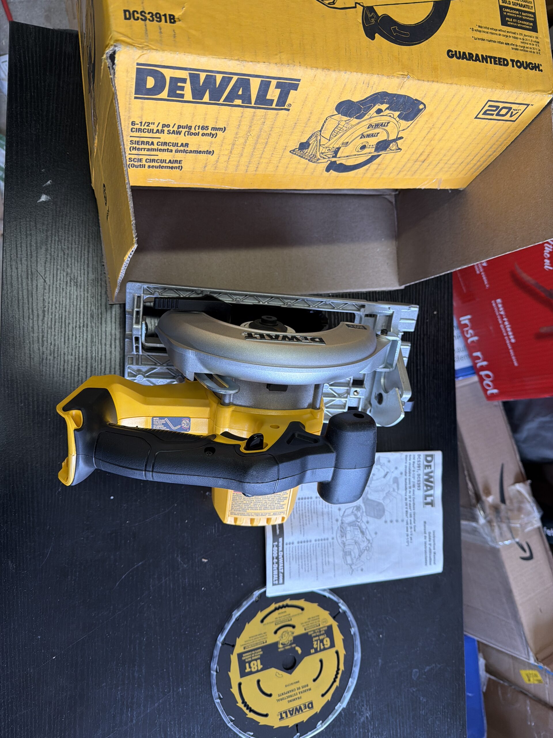 DEWALT circular saw cordless 20V MAX 7-1/4-inch tool
