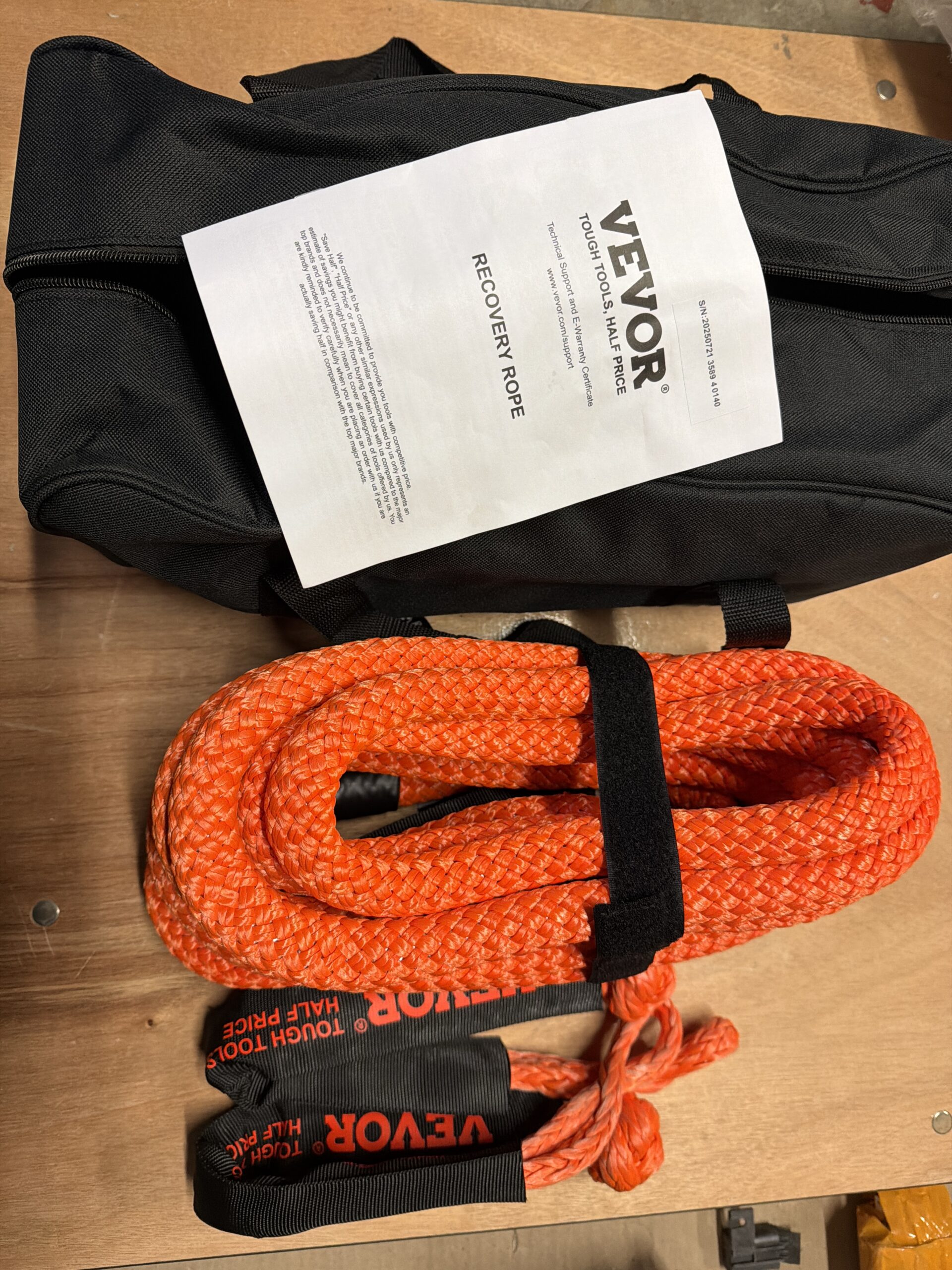 VEVOR kinetic recovery tow rope in heavy-duty 7/8 inch 30 ft length