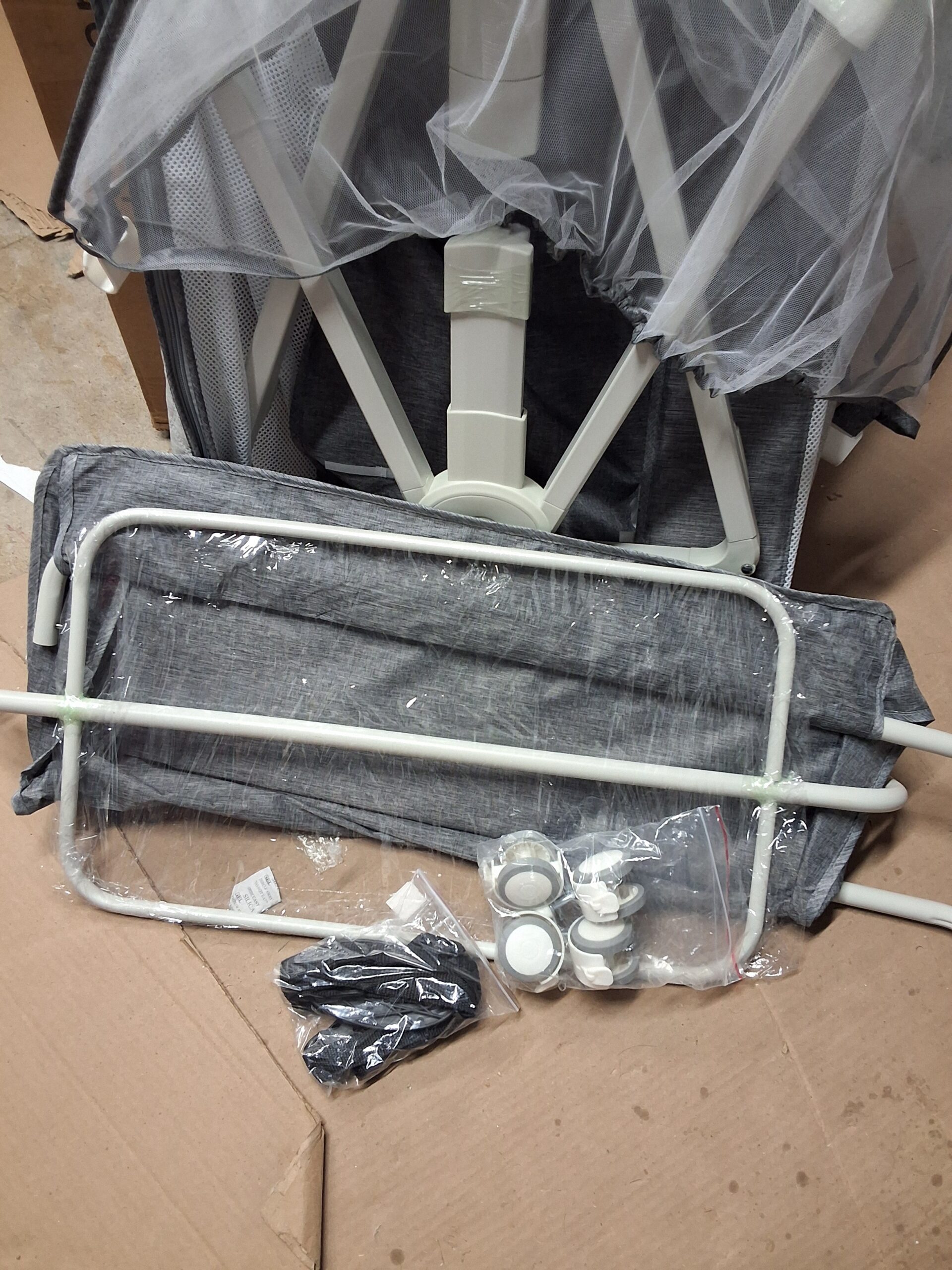 MEICHYUN baby bassinet bedside sleeper in grey with wheels and storage basket