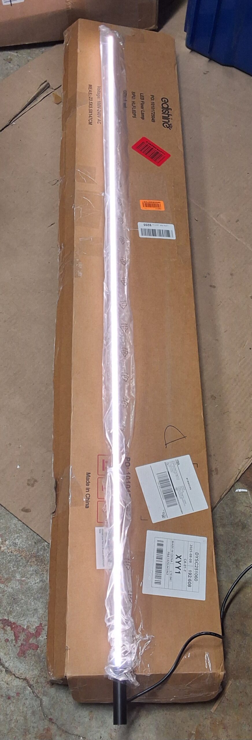 EDISHINE corner floor lamp in black with dimmable light and remote