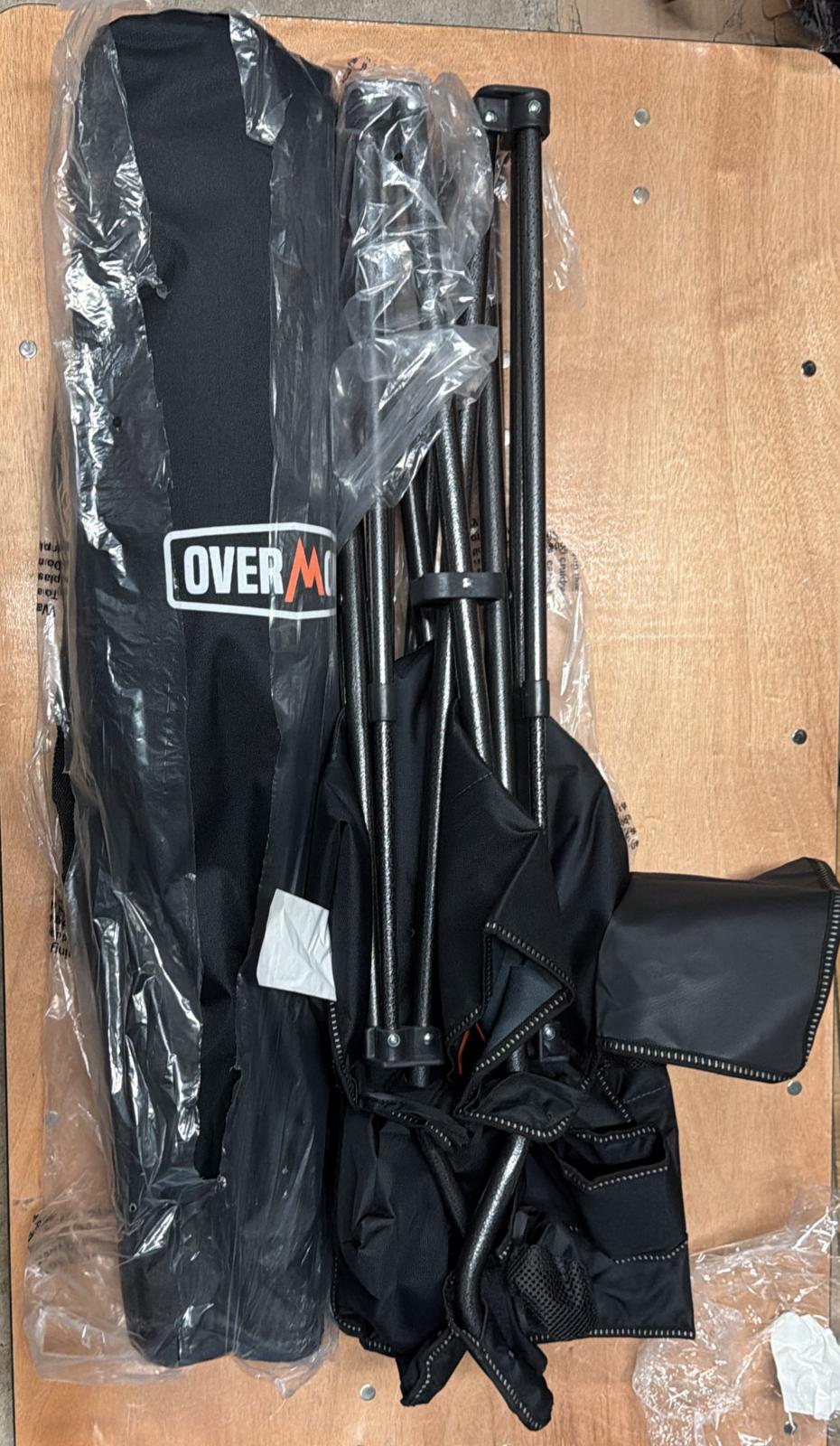 OVERMONT oversized camping chair in black with padding and side pocket